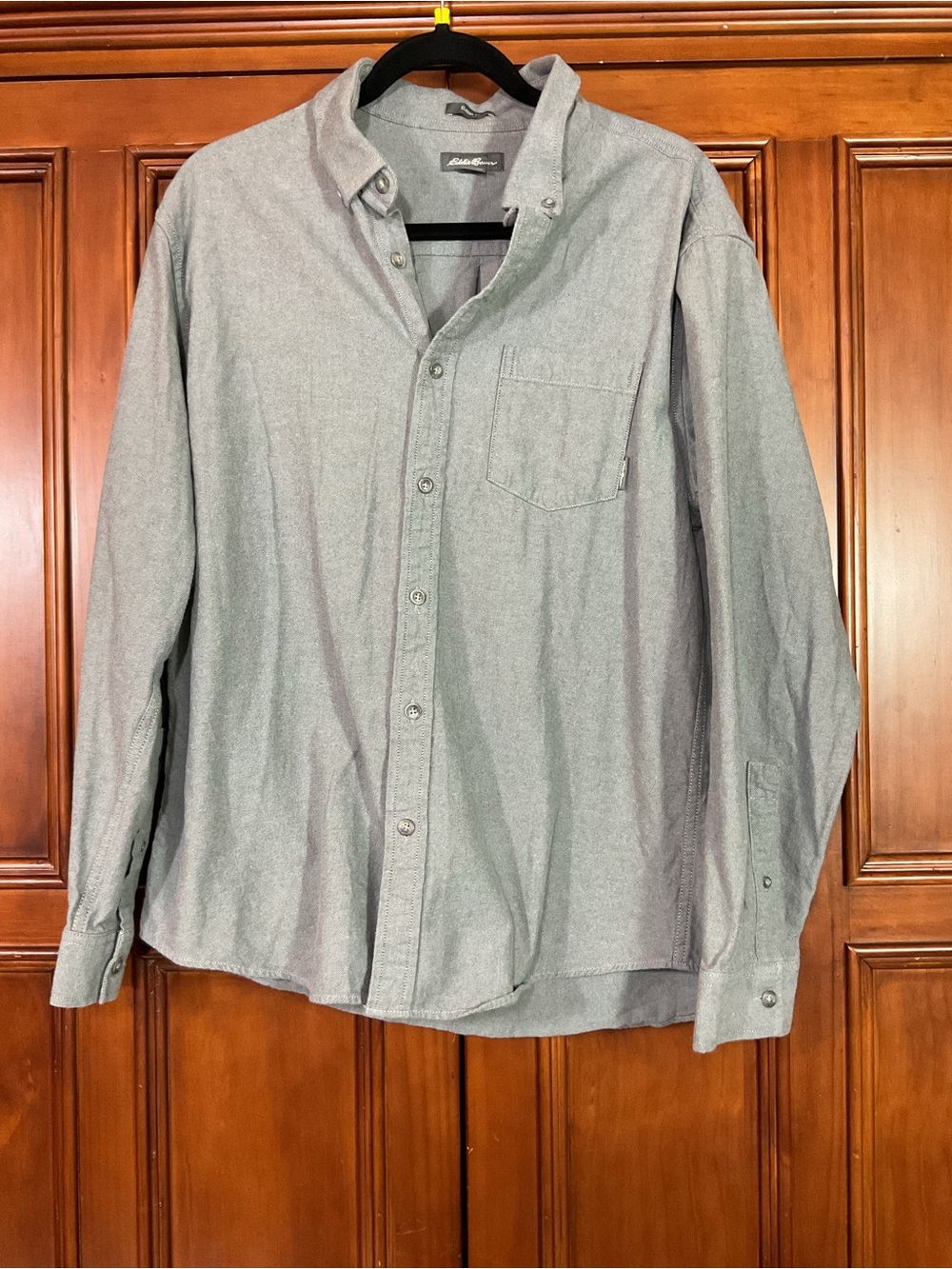 Eddie Bauer Men’s Size Large Button Down Gray Classic Fit Versatile Lknw As Seen